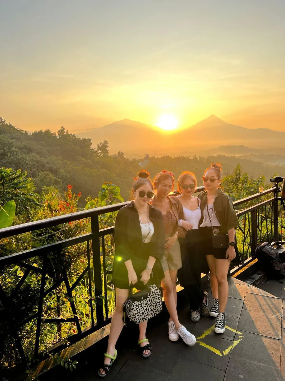 Sunrise Punthuk Setumbu - Paket Wisata